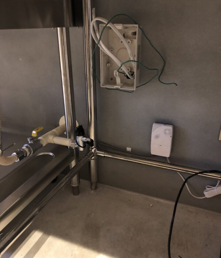厨房内配管工事