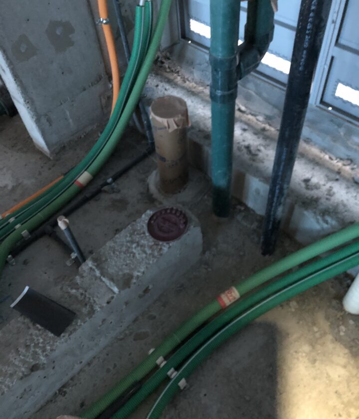 賃貸マンションスラブ転がし配管