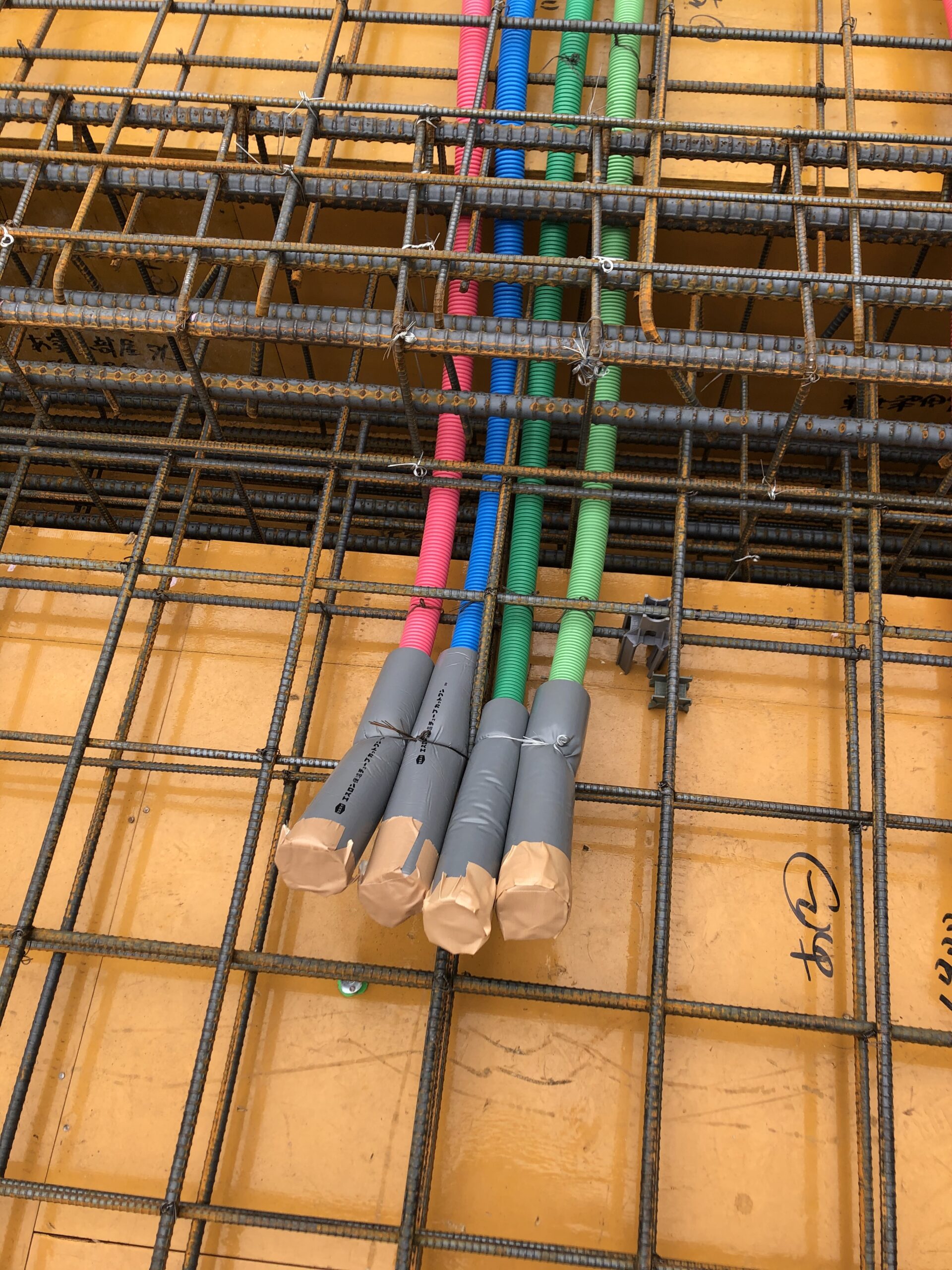 賃貸マンションスラブ配管工事