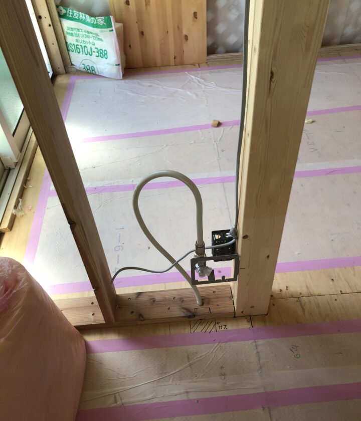 壁コック逃げ工事