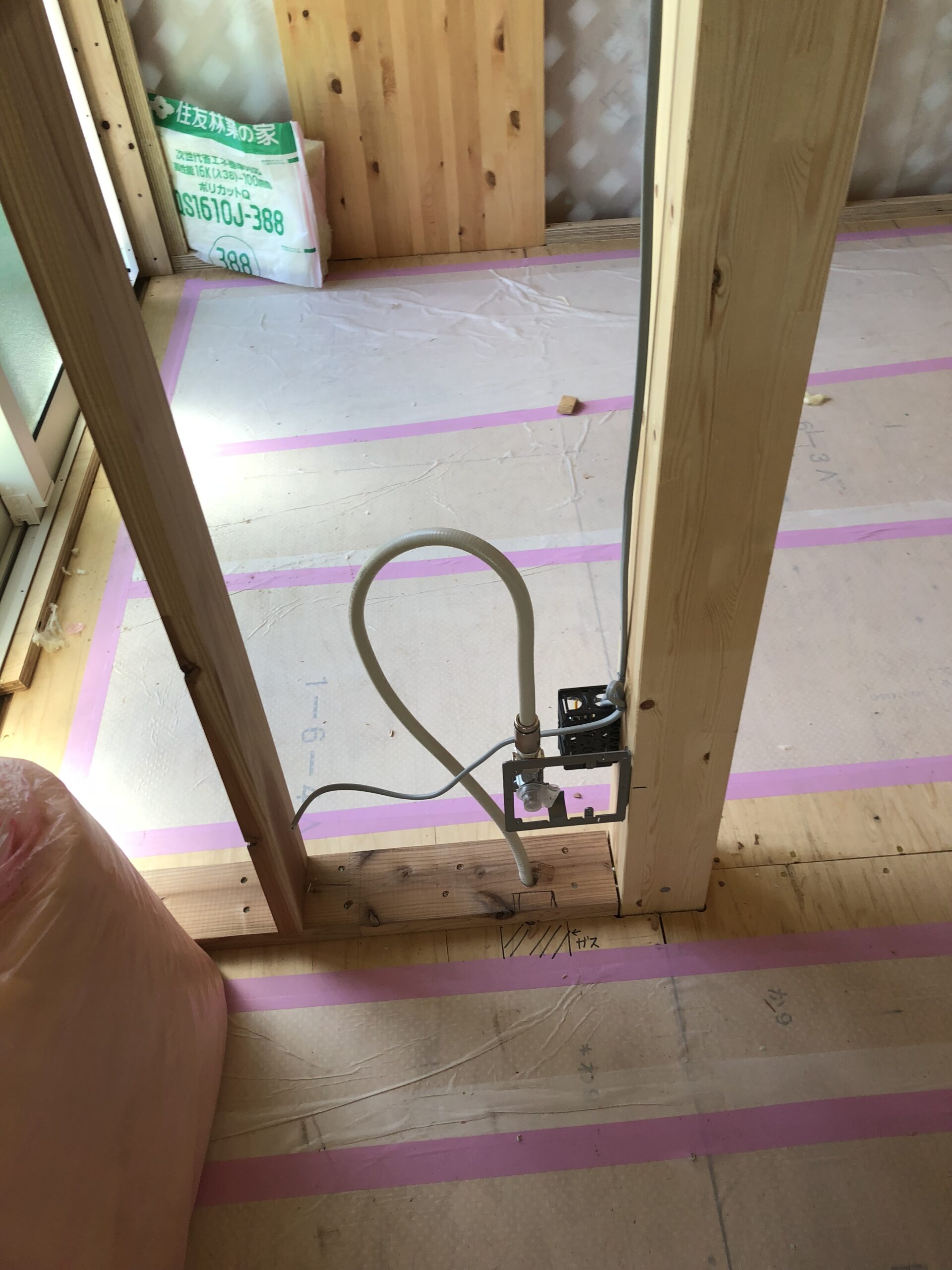 壁コック逃げ工事